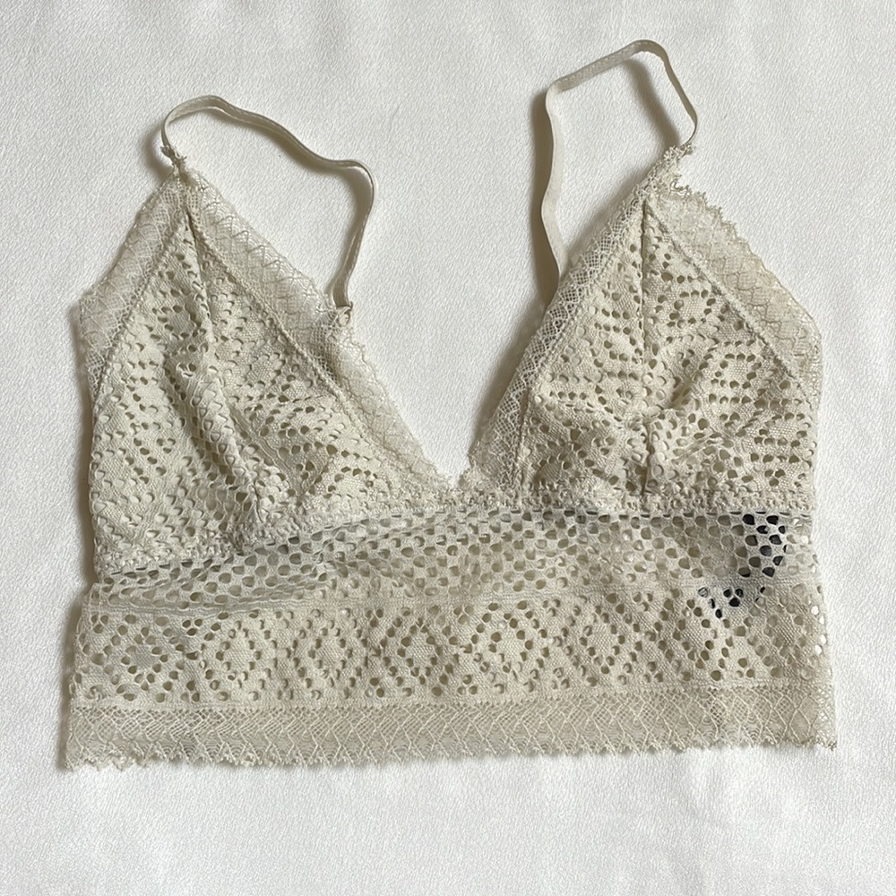 White Urban Outfitters bralette